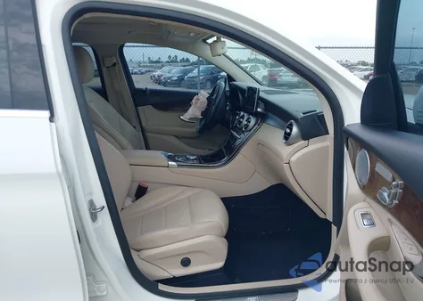 2017 Mercedes-Benz Glc 300 Coupe 4Matic z USA, uszkodzony, nr VIN WDC0J4KB1HF231401